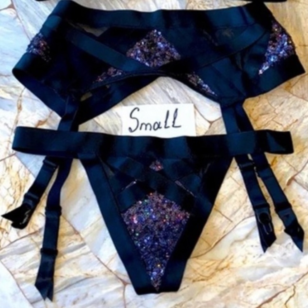 2 Piece Set VS‎ London Fashion Show Sequin XS/S Garter + Small Thong